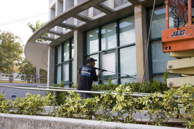Commercial Building Power Washing