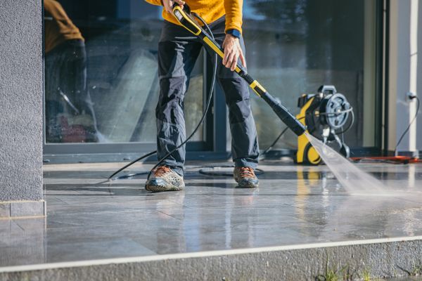 Concrete Cleaning in Hendersonville