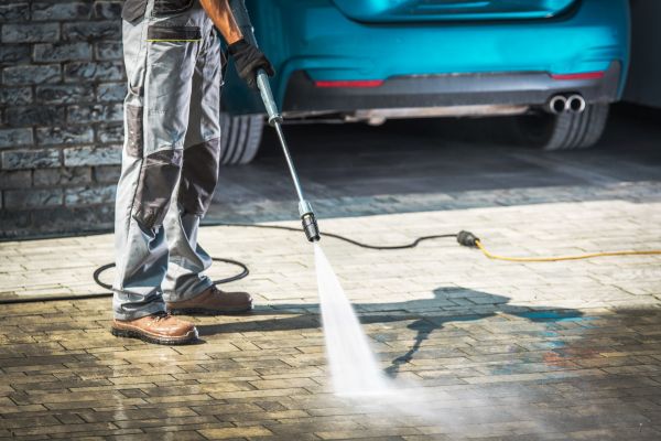 Driveway Pressure Washing in Hendersonville