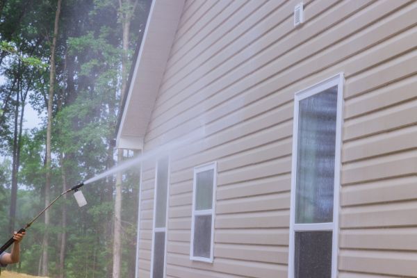 House Washing in Hendersonville