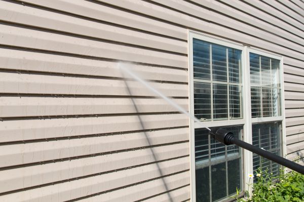 Pressure Washing in Hendersonville