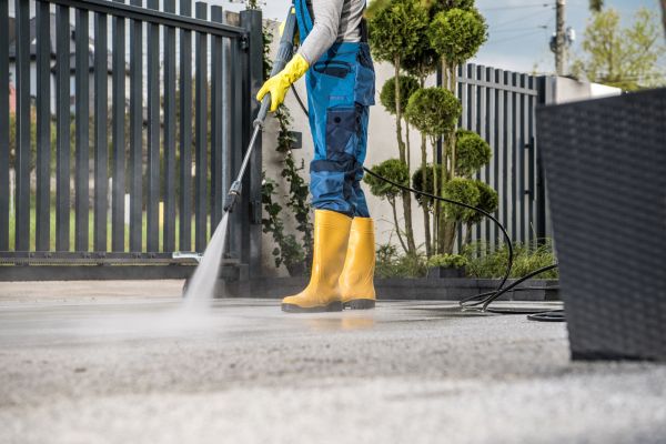 Driveway Power Washing in Hendersonville