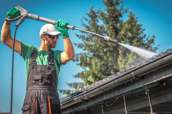 Gutter Washing in Hendersonville