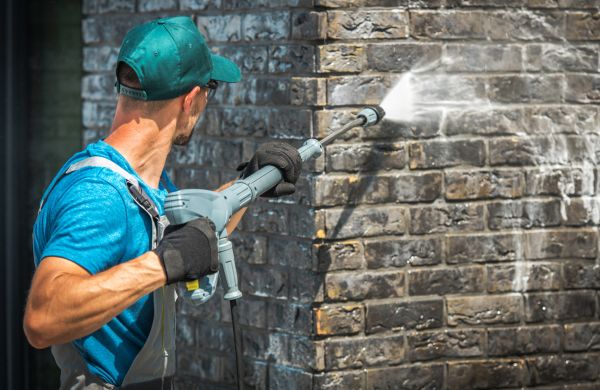 Brick Wall Cleaning in Hendersonville