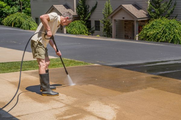 Concrete Pressure Cleaning in Hendersonville