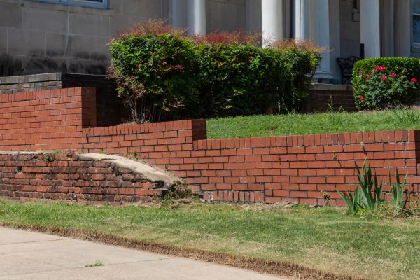 Retaining Wall Cleaning in Hendersonville