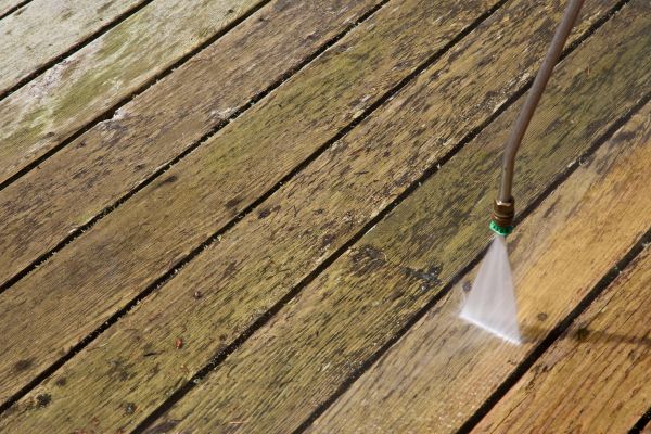Deck Mold Removal in Hendersonville