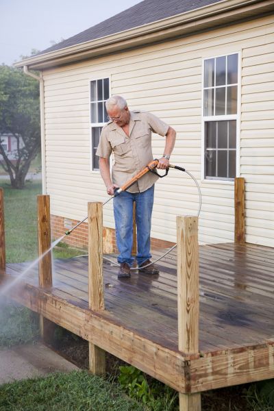Deck Mold Cleaning in Hendersonville